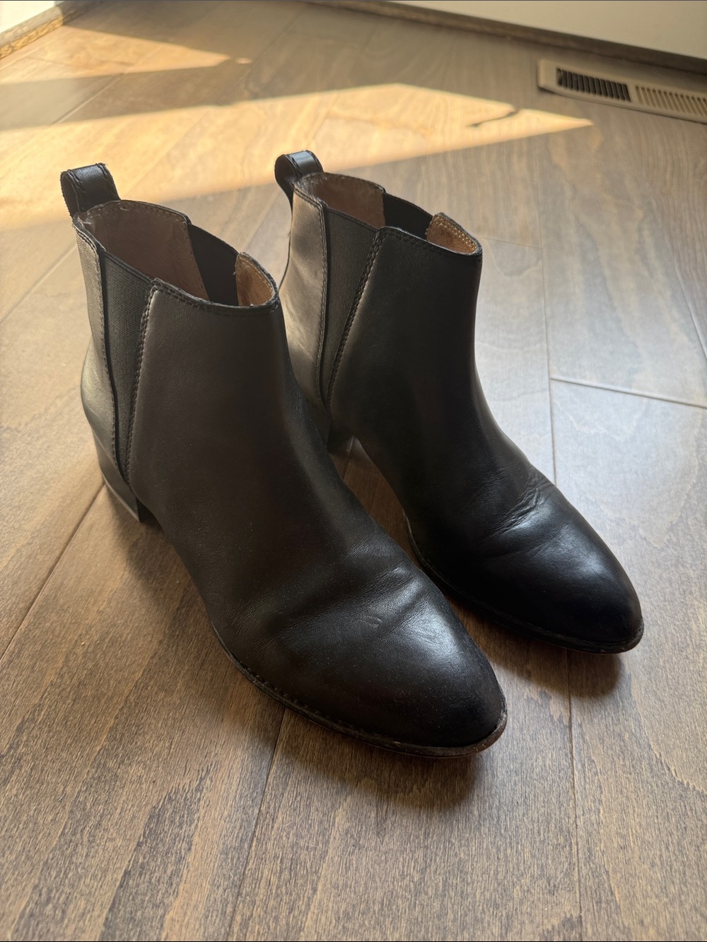 Madewell Women’s Black Leather Chelsea Ankle Boots